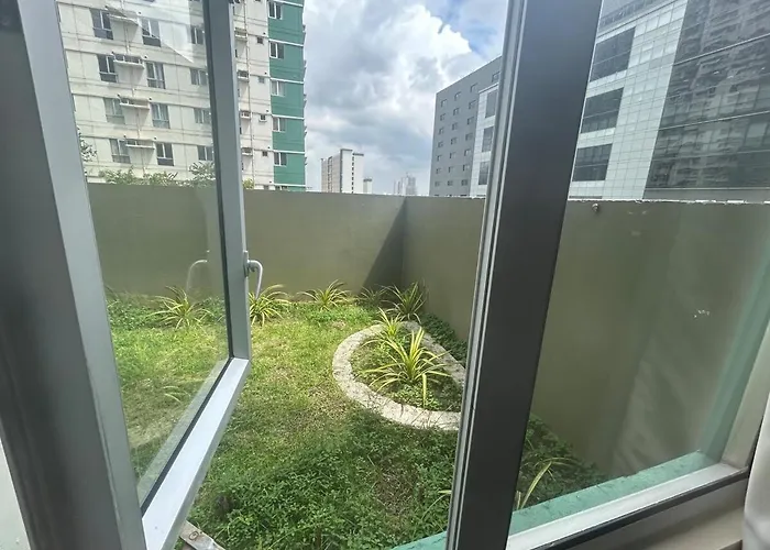 2bedroom 2bathroom Avidarialatowers With Pool Netflix Appartement Cebu